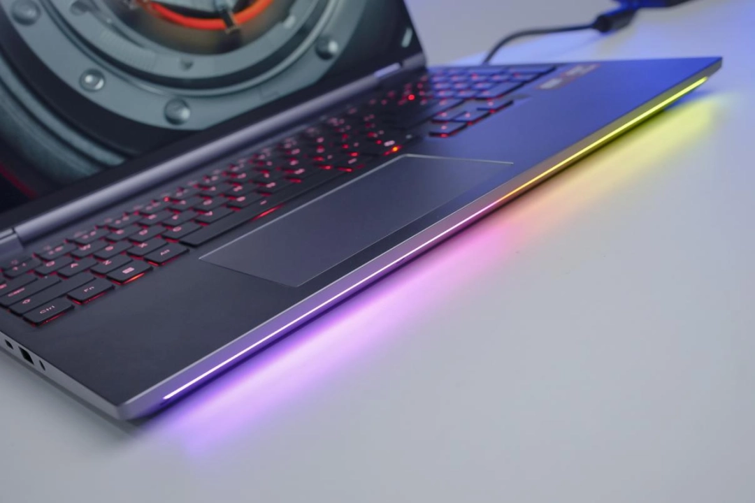 机械革命苍龙16 Ultra评测：锐龙9 9955HX3D+RTX 5090，顶级配置体验千帧游戏