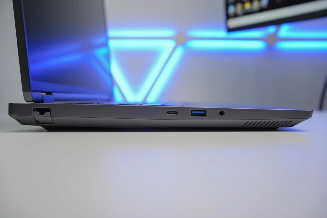 机械革命苍龙16 Ultra评测：锐龙9 9955HX3D+RTX 5090，顶级配置体验千帧游戏