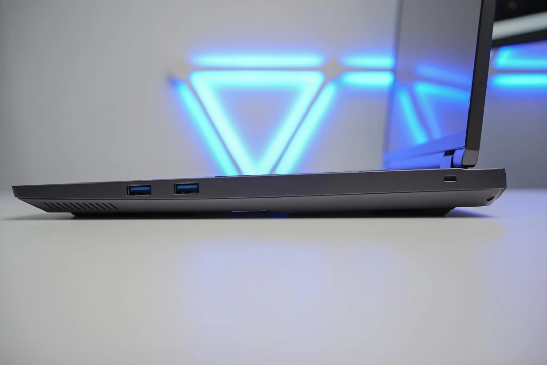 机械革命苍龙16 Ultra评测：锐龙9 9955HX3D+RTX 5090，顶级配置体验千帧游戏