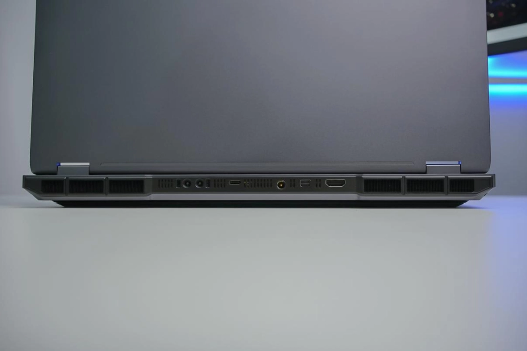 机械革命苍龙16 Ultra评测：锐龙9 9955HX3D+RTX 5090，顶级配置体验千帧游戏