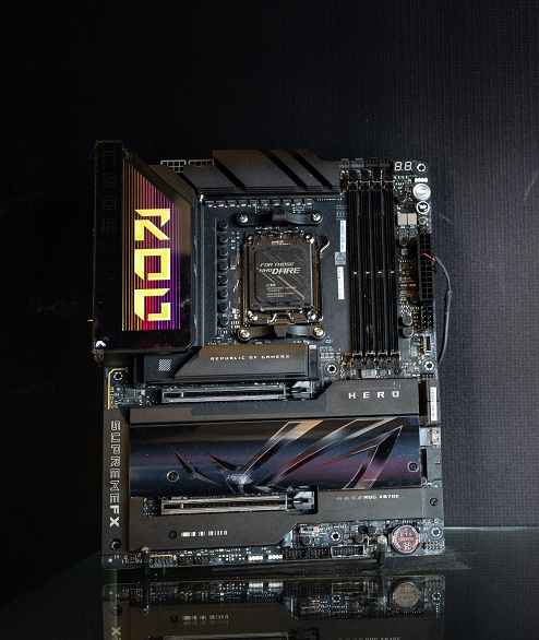 华硕X870/X870E主板惊艳亮相《影之刃零》试玩会