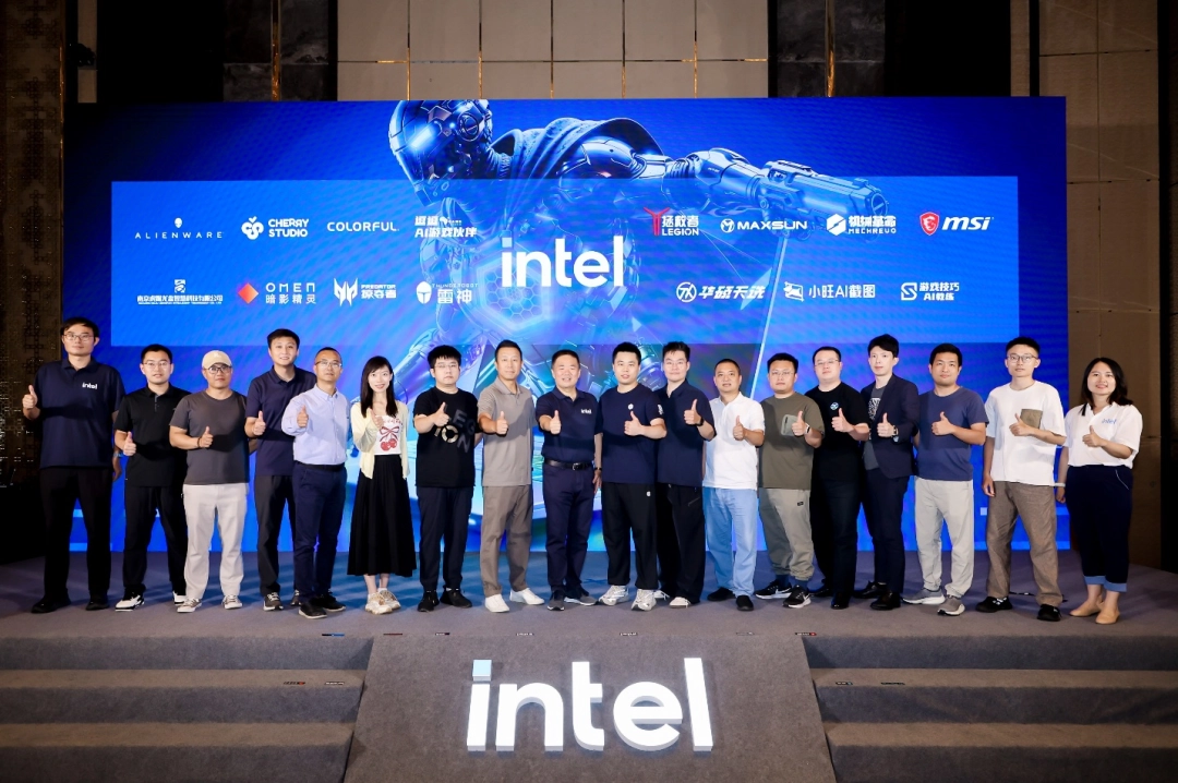 英特尔AI PC应用新突破！三大应用重磅上线