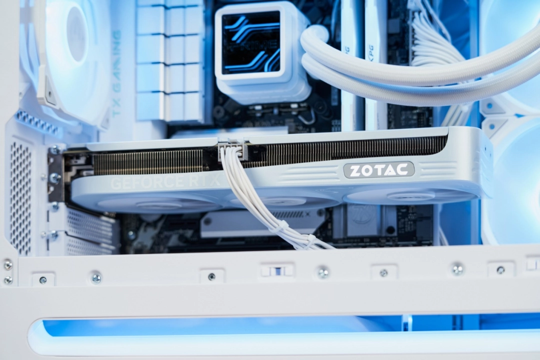 《苍翼：混沌效应》×《死亡细胞》联动版本上线，开学季性价比电脑配置推荐