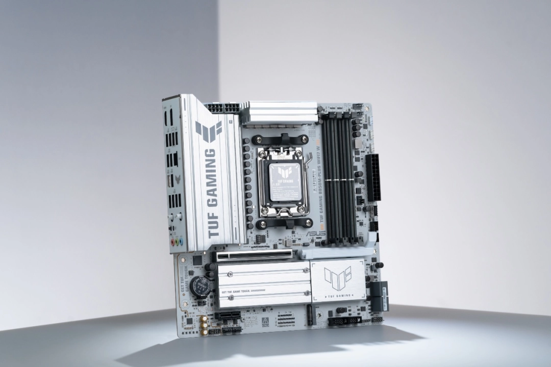 战力“7”飞 华硕B850重炮手二代主板明日登场