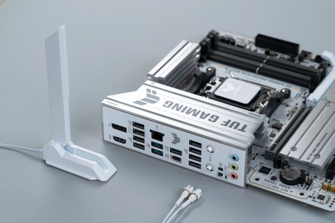 战力“7”飞 华硕B850重炮手二代主板明日登场