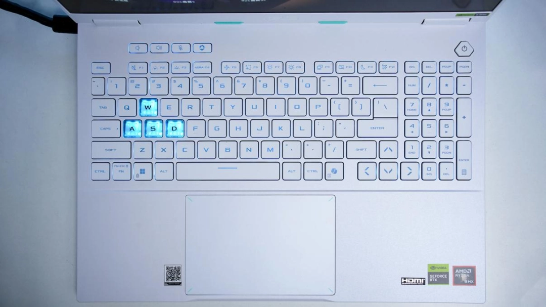 华硕天选6 Pro 锐龙版评测：适合年轻群体的潮流游戏本