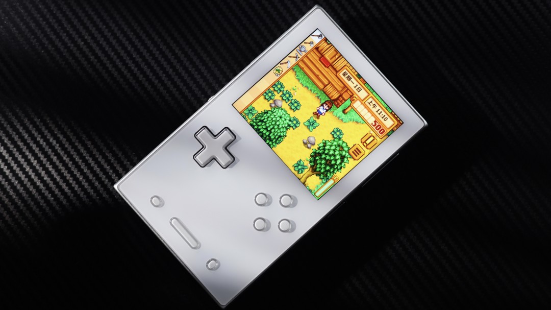 为竖版复古掌机发烧友打造的顶级玩物，AYANEO Pocket VERT 正式亮相