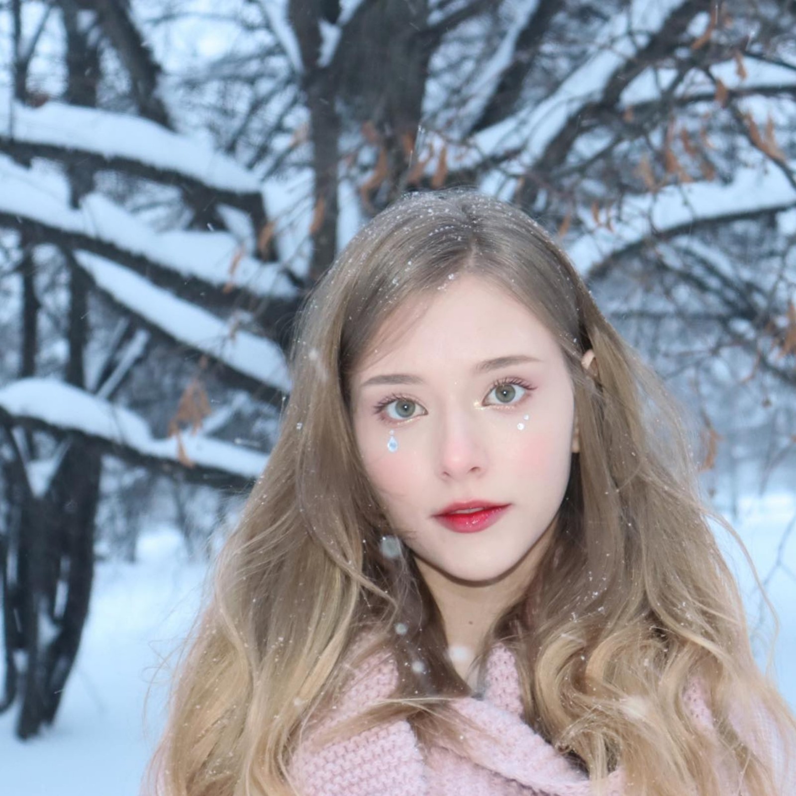 俄罗斯美女主播Lyasya福利图赏 漂亮脸蛋性感身材