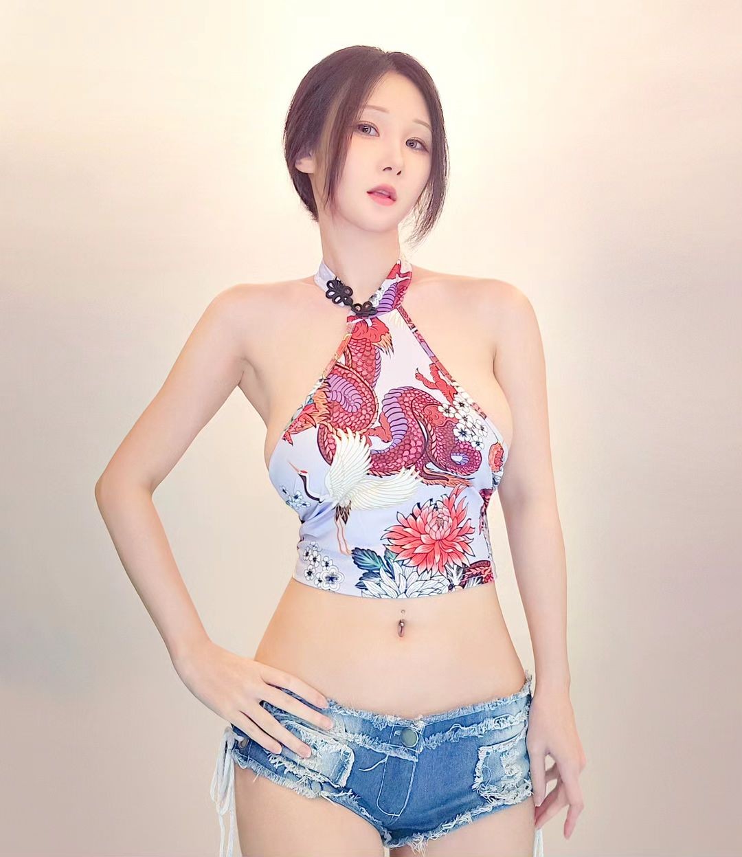 韩国美女模特MyBoo福利图赏 极致身材十分热辣