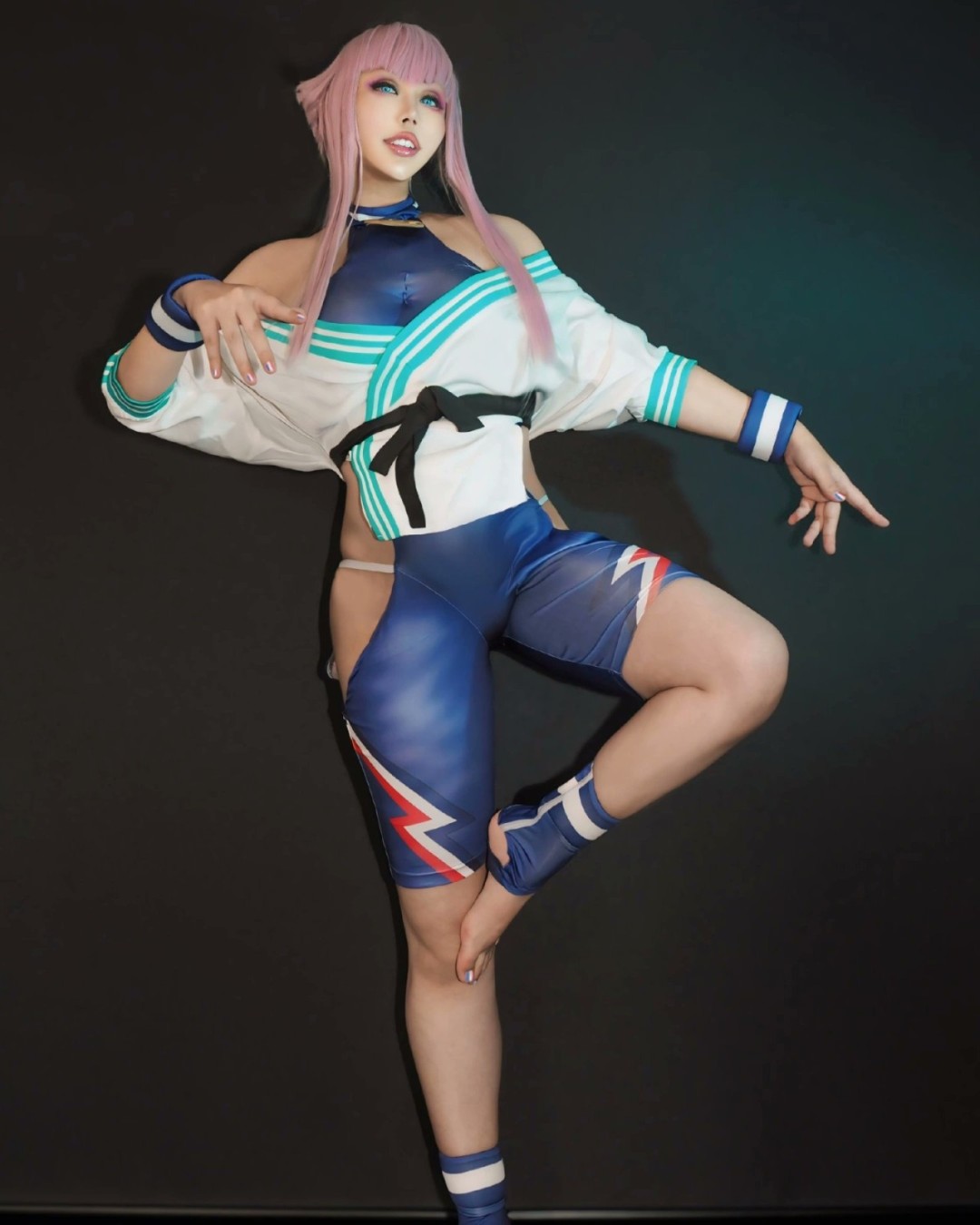 《街头霸王6》韩蛛俐Cos美图赏 露白嫩大雷太诱人了