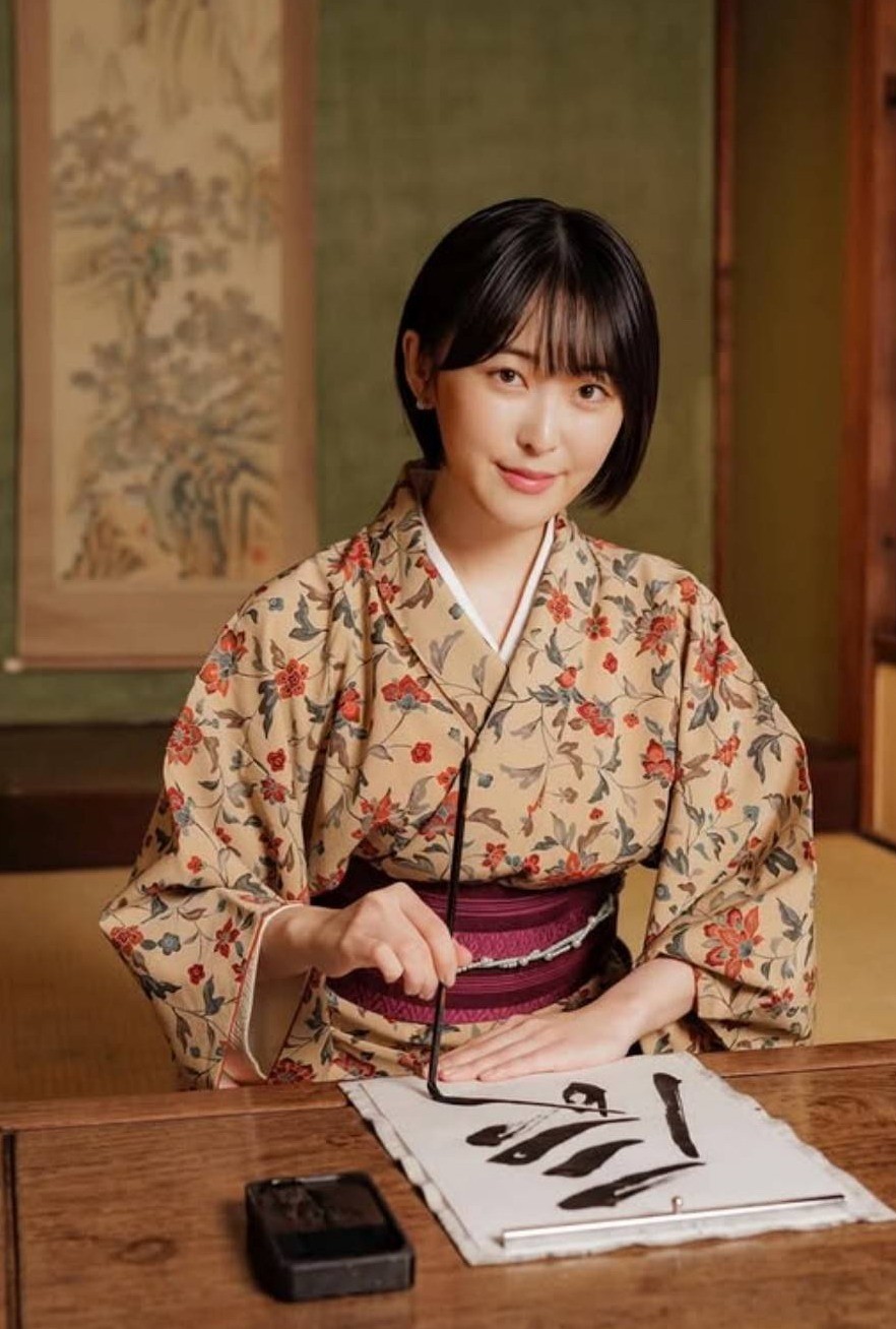 日本美女书法家おしの沙罗福利图 气质和身材俱佳