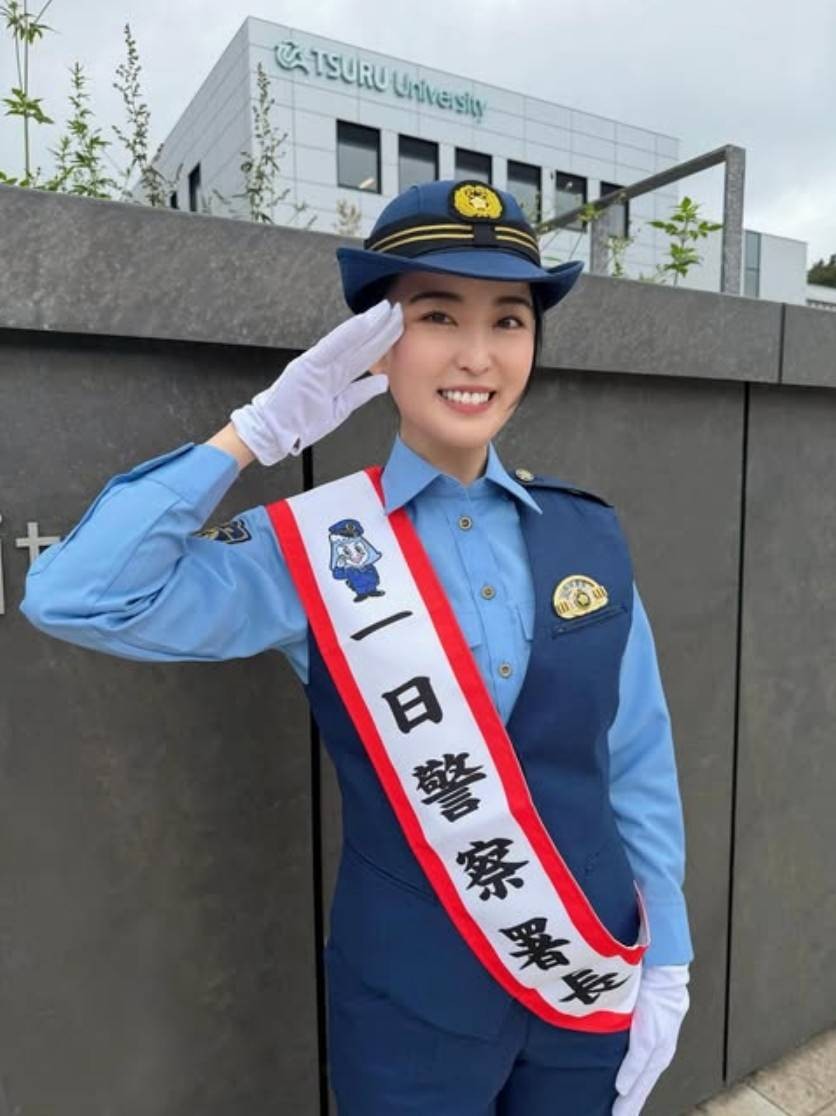 日本美女书法家おしの沙罗福利图 气质和身材俱佳