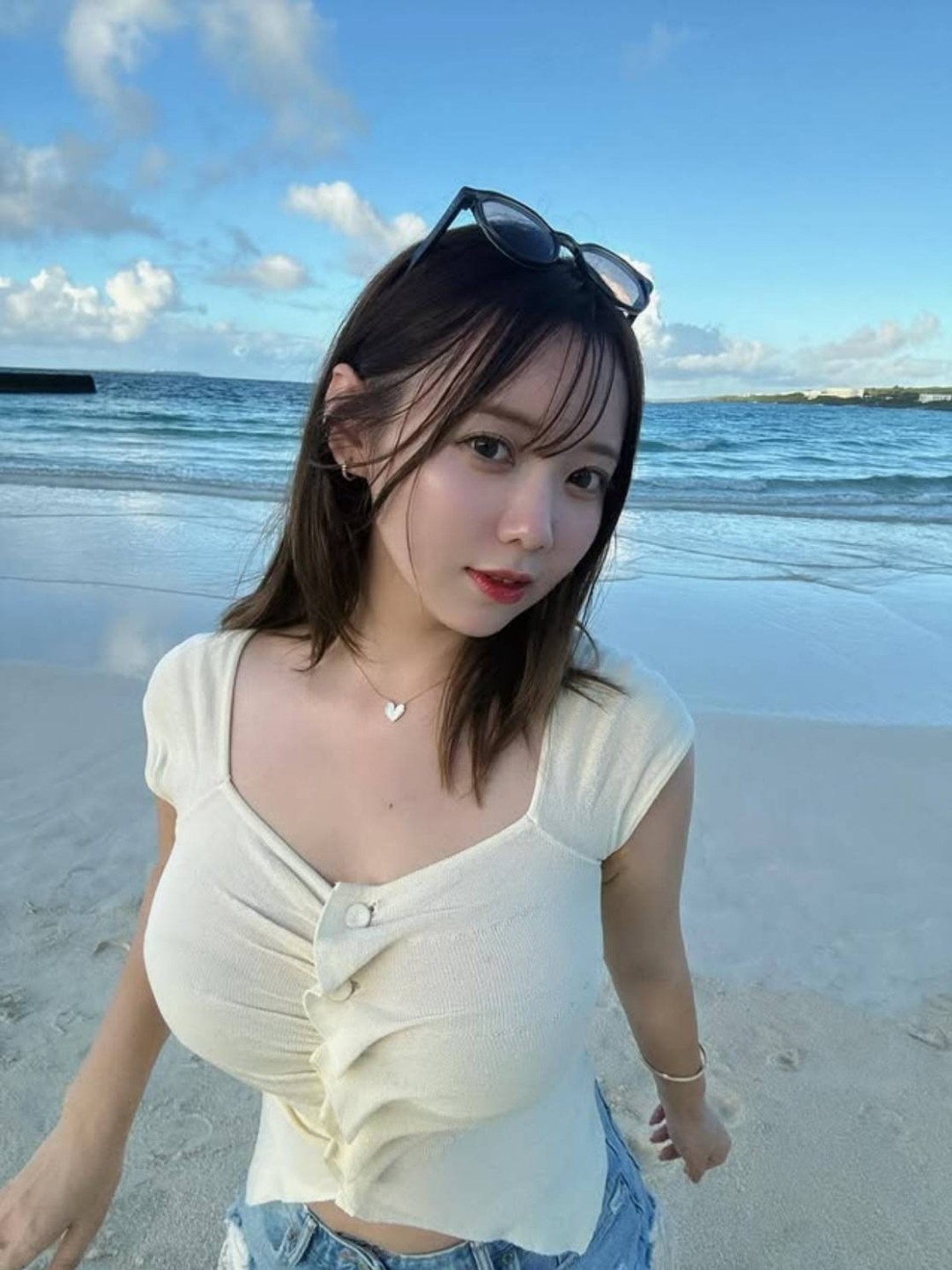 日本网红まりちゃん福利图赏：脸蛋可爱 身材傲人