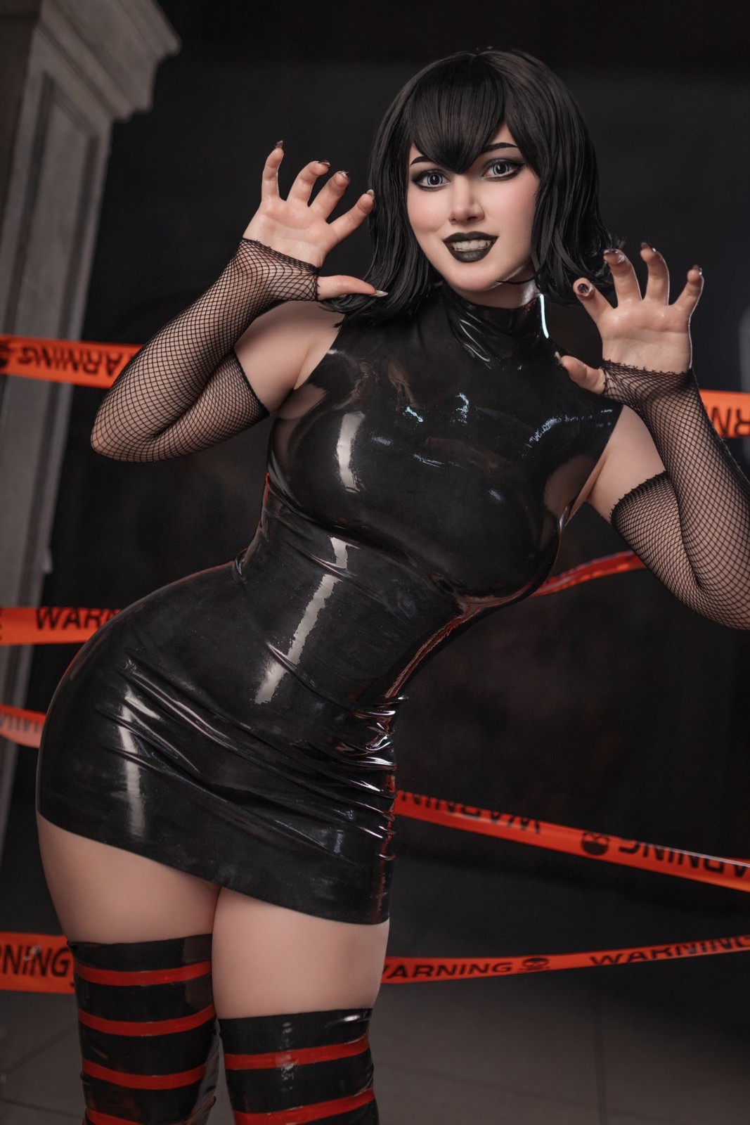 国外美女Cos《漫威争锋》 白皇后隐形女等性感火辣